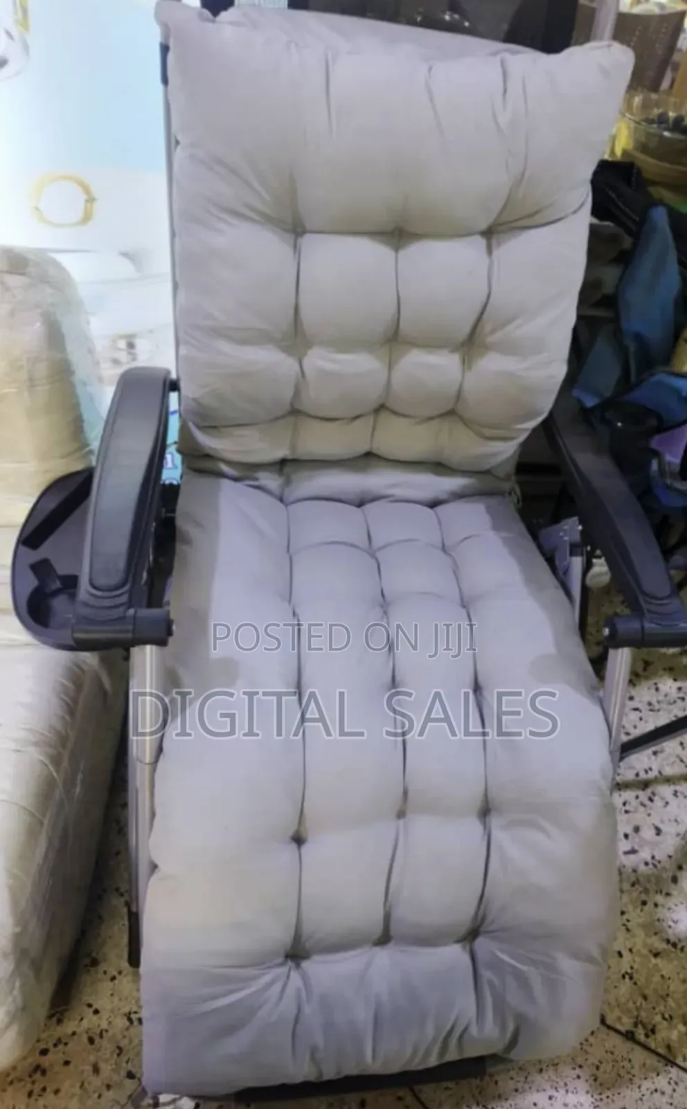 Adjustable Zero Gravity Lounge Chair