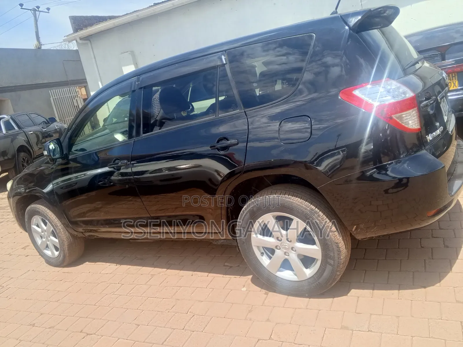 Toyota Vanguard 2012 Black