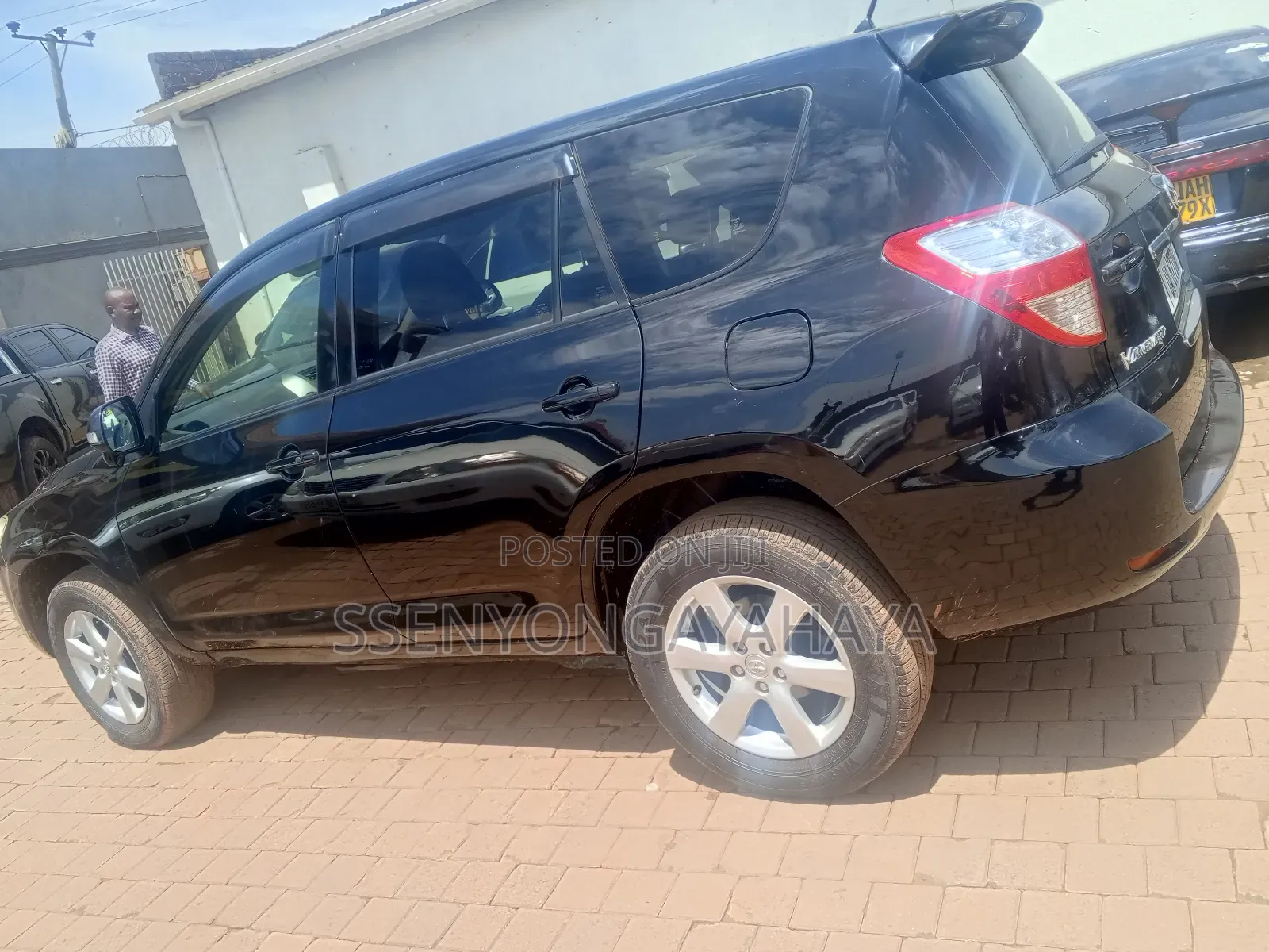 Toyota Vanguard 2012 Black