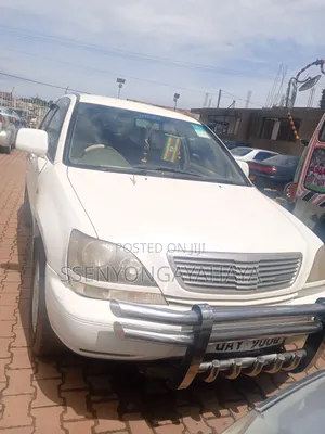 Toyota Harrier 2005 White
