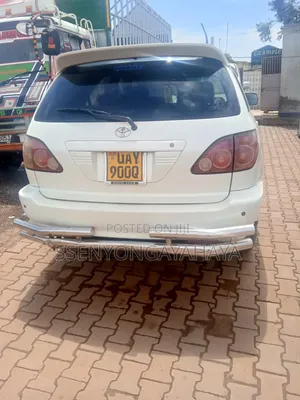 Toyota Harrier 2005 White