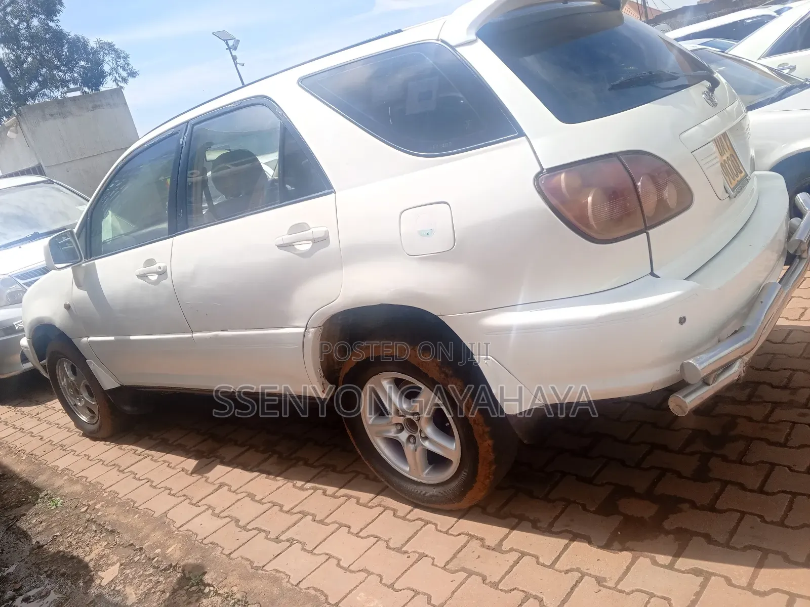 Toyota Harrier 2005 White