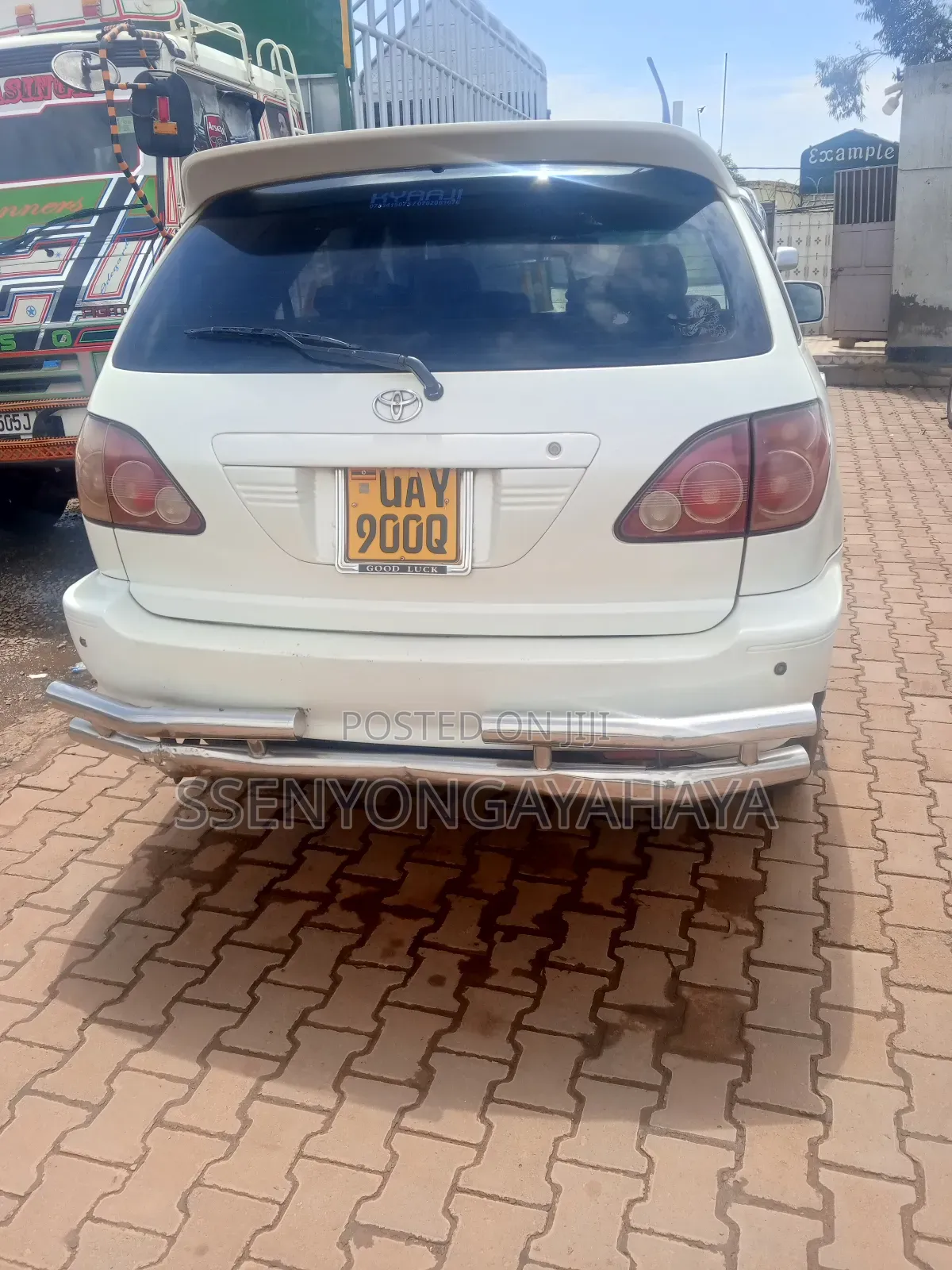 Toyota Harrier 2005 White