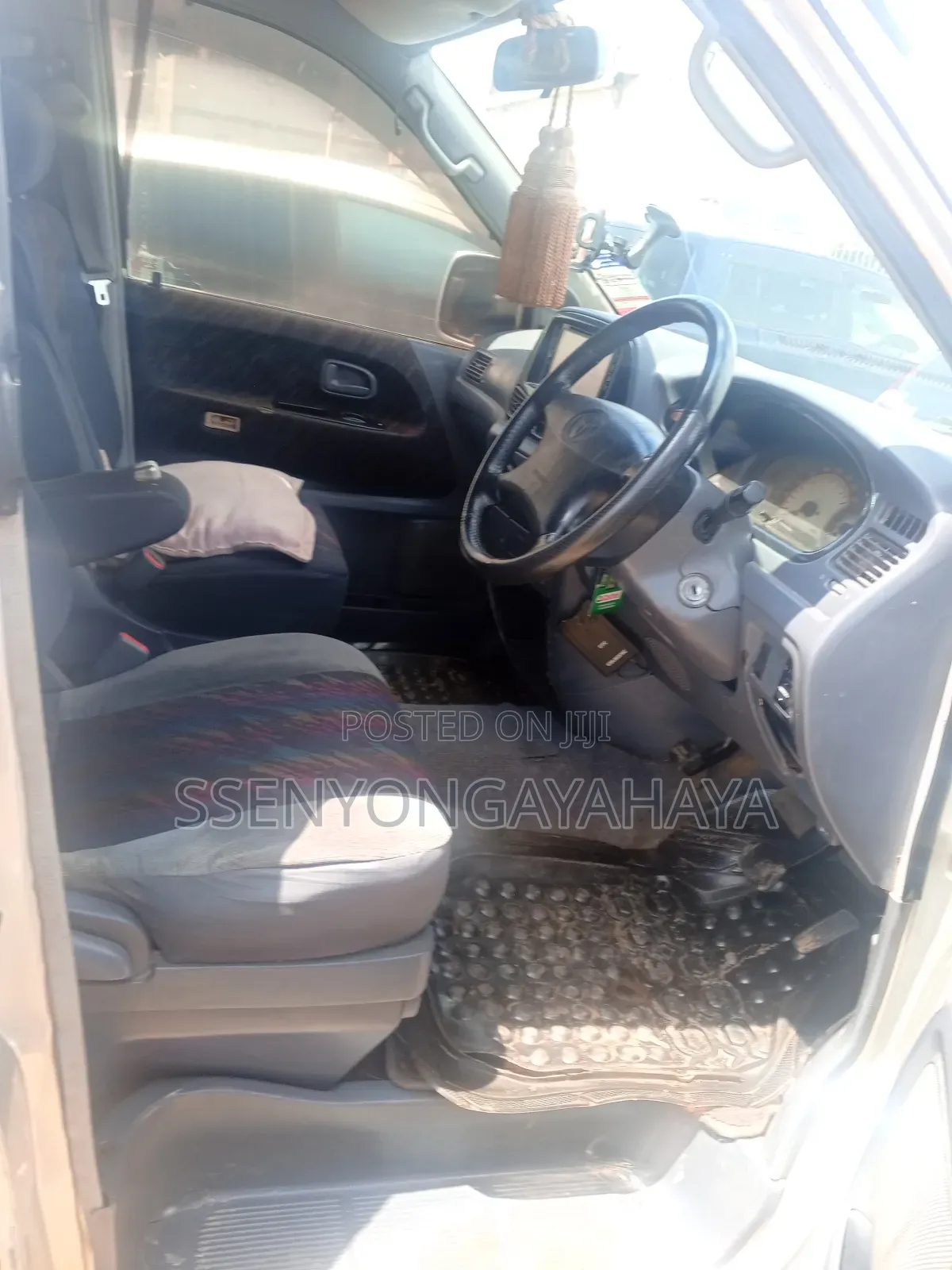Toyota Noah 2001 Silver
