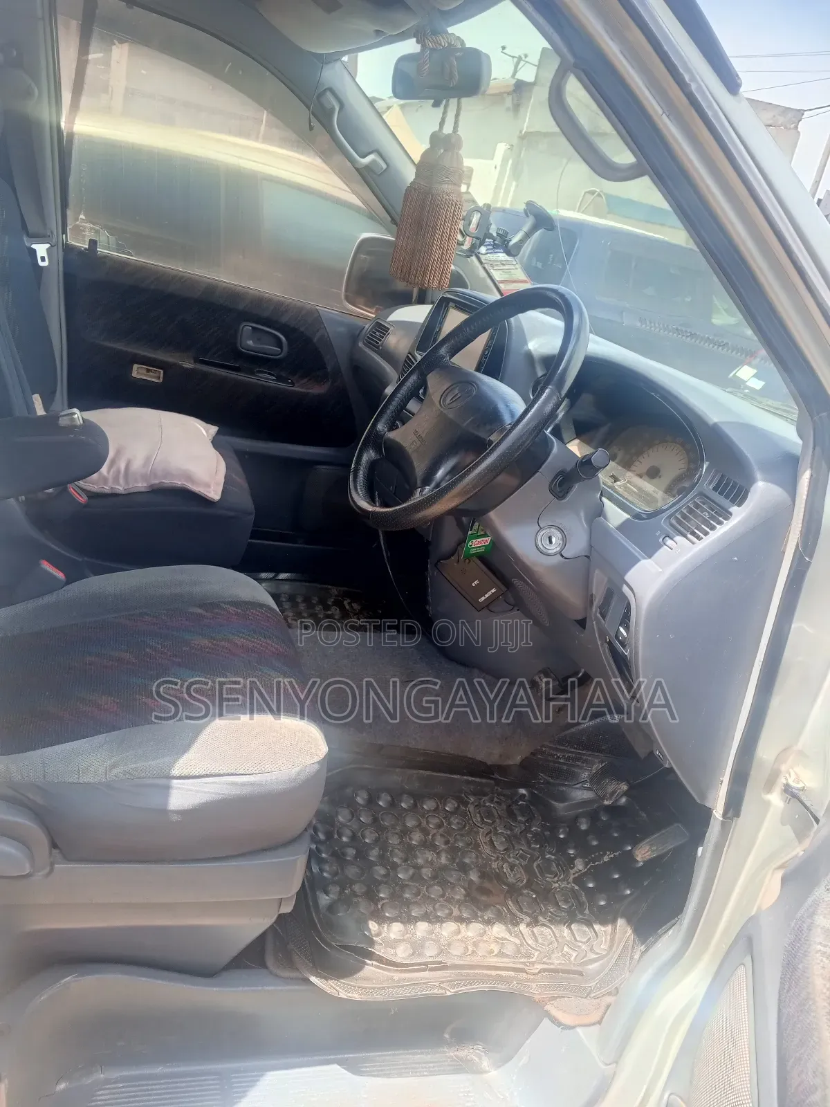 Toyota Noah 2001 Silver