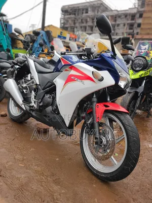 Honda CB 2014 White