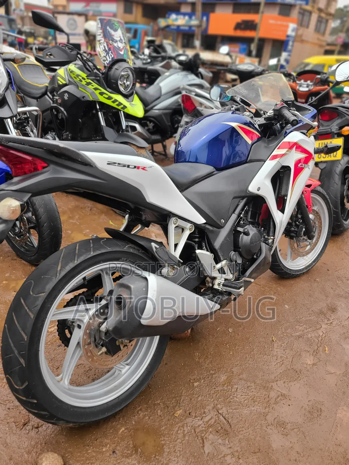 Honda CB 2014 White