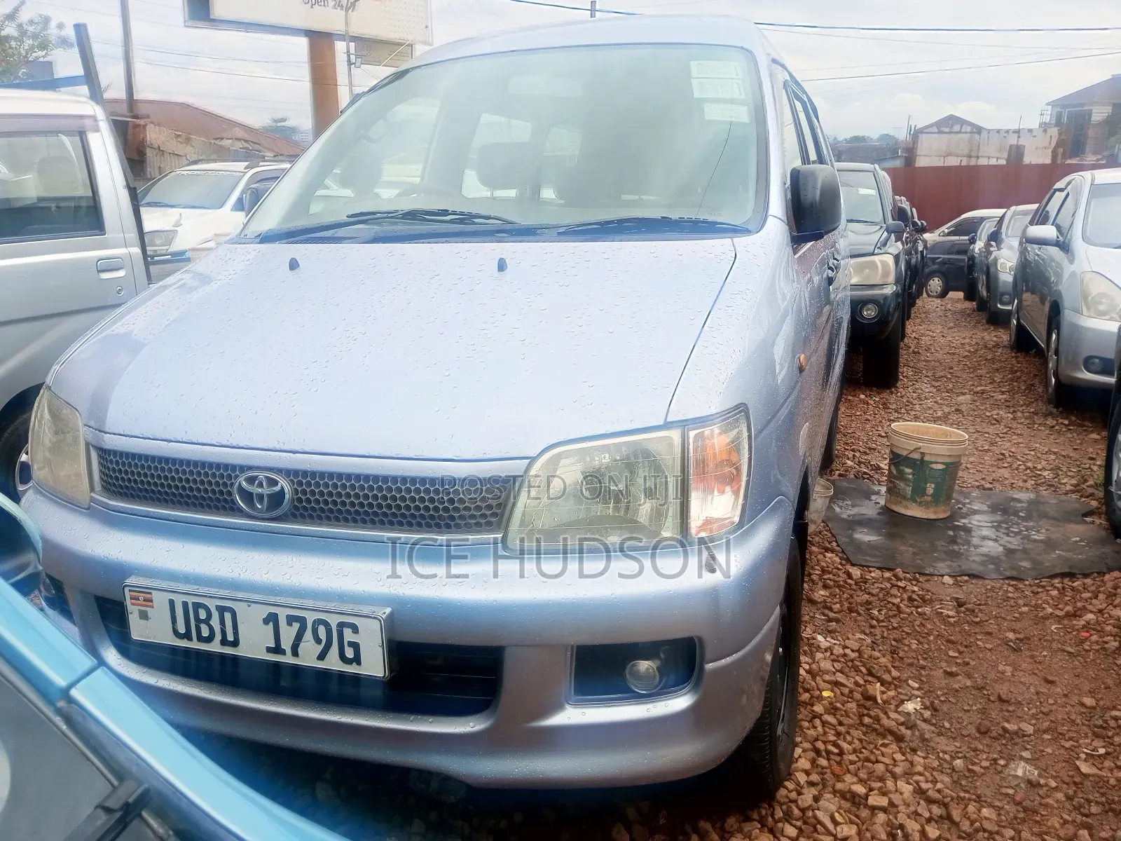 Toyota Noah 2001 Blue