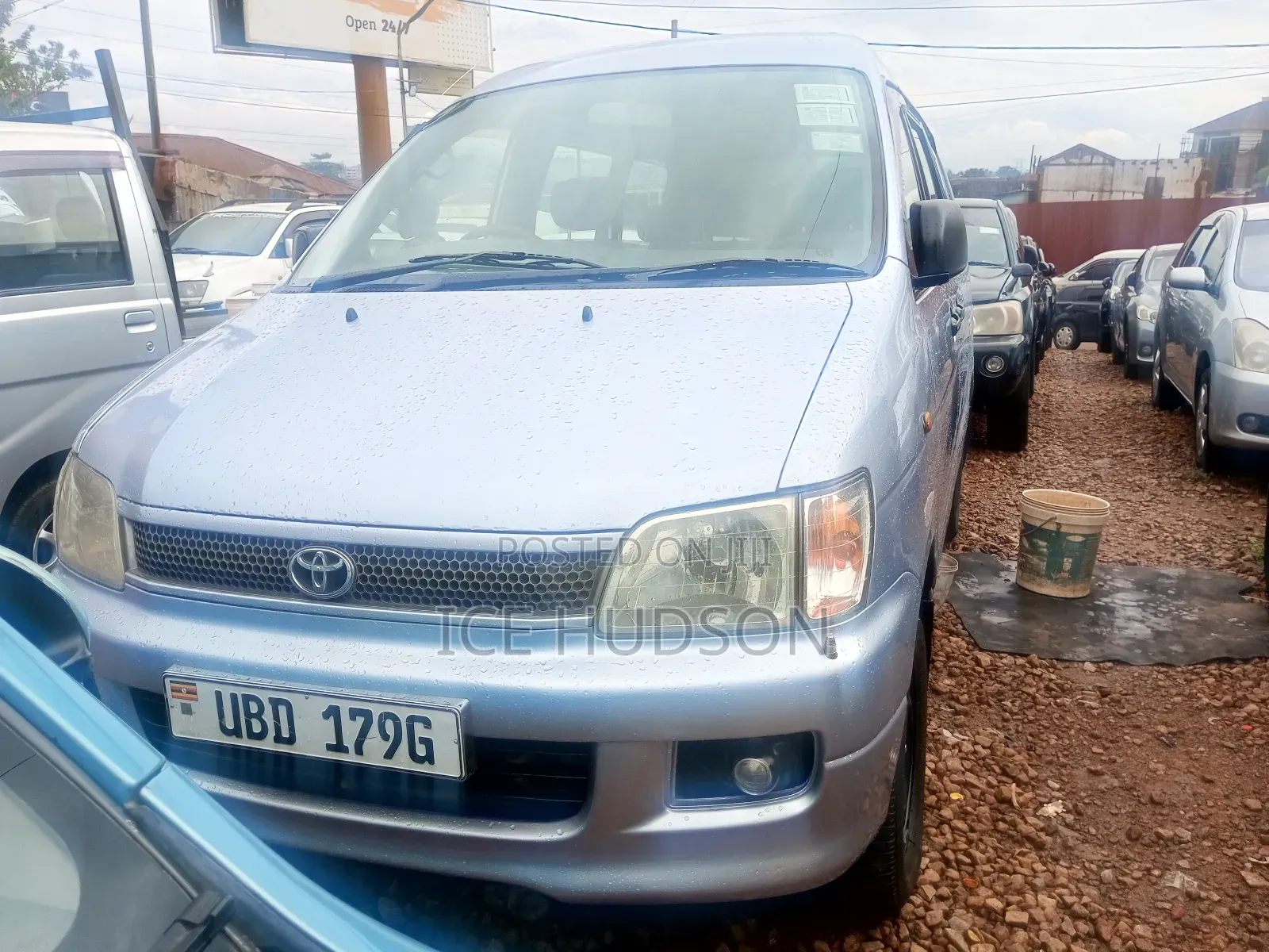 Toyota Noah 2001 Blue