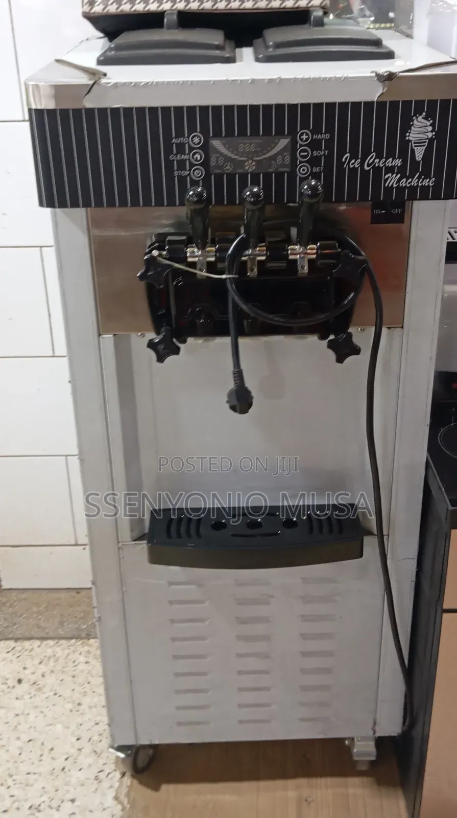 Commercial Ice Cream Machine 2200w - 3-Flavor Ice Cream Maker With LCD