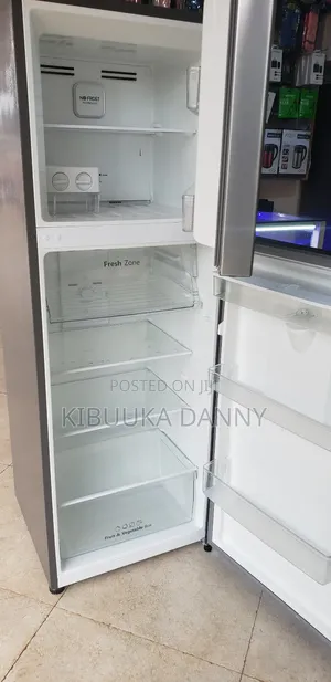 Hisence 419litres Fridge Double Door Frost Free