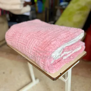 Plain Tufted Fleece Blankets