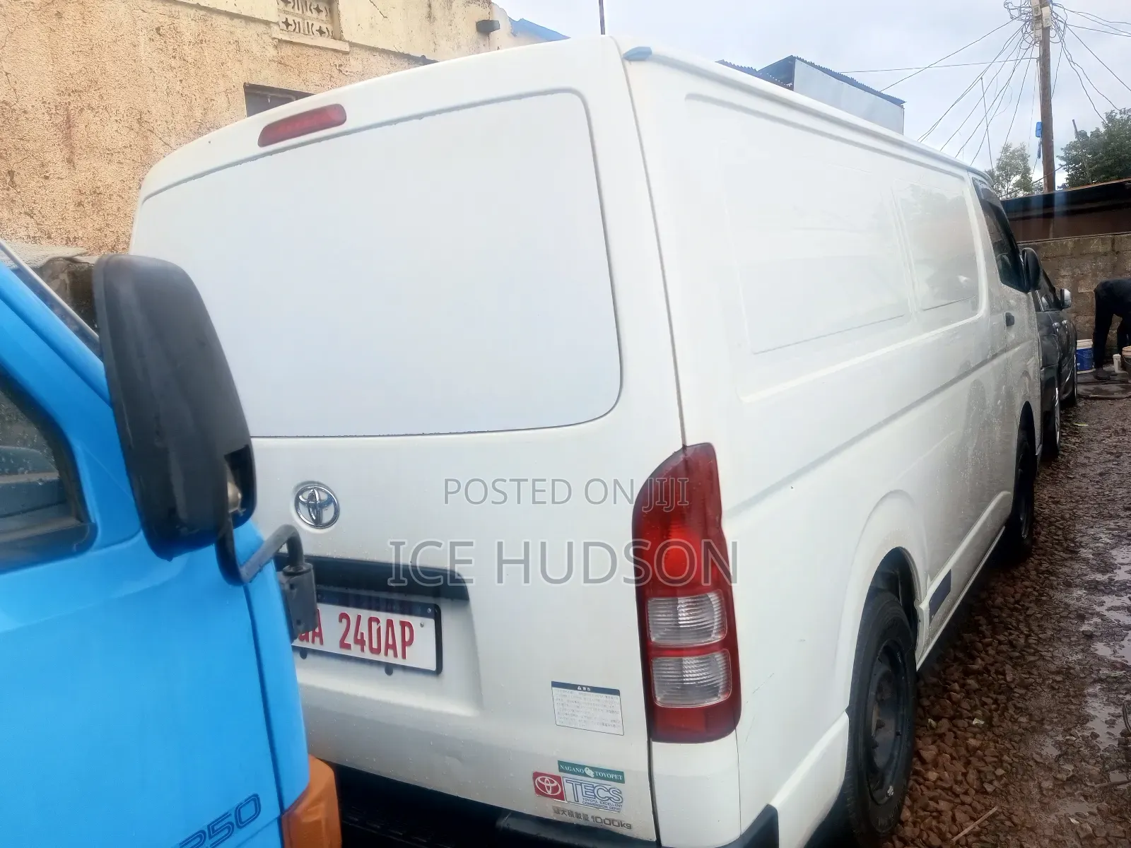 Toyota HiAce 2011 White