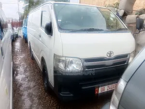 Toyota HiAce 2011 White