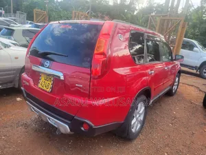 Nissan X-Trail 2011 Red