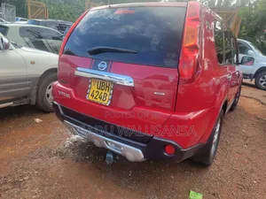 Nissan X-Trail 2011 Red