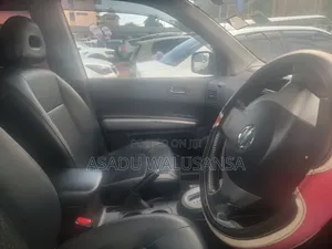Nissan X-Trail 2011 Red