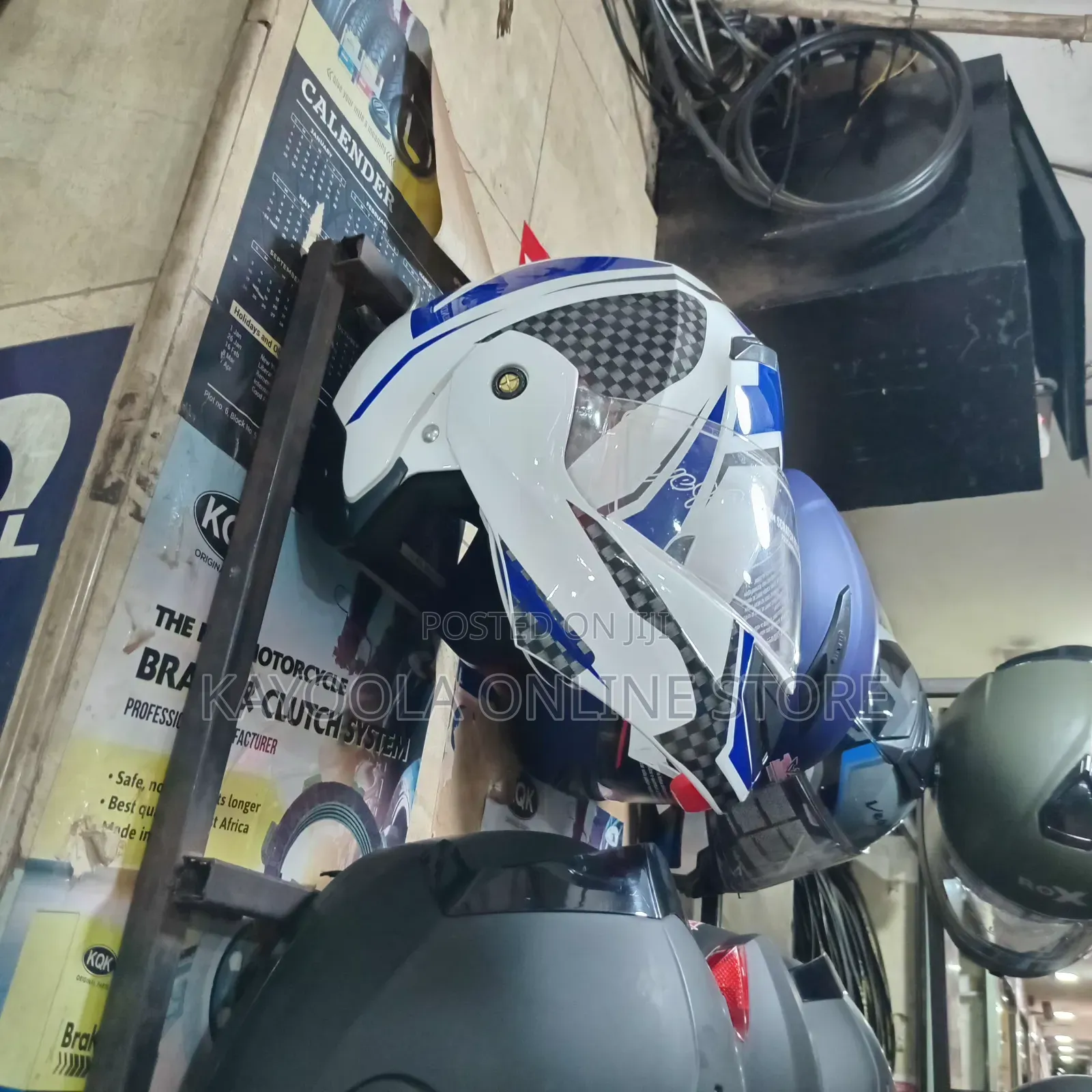 Motorcycle Full Face Covering Flip .