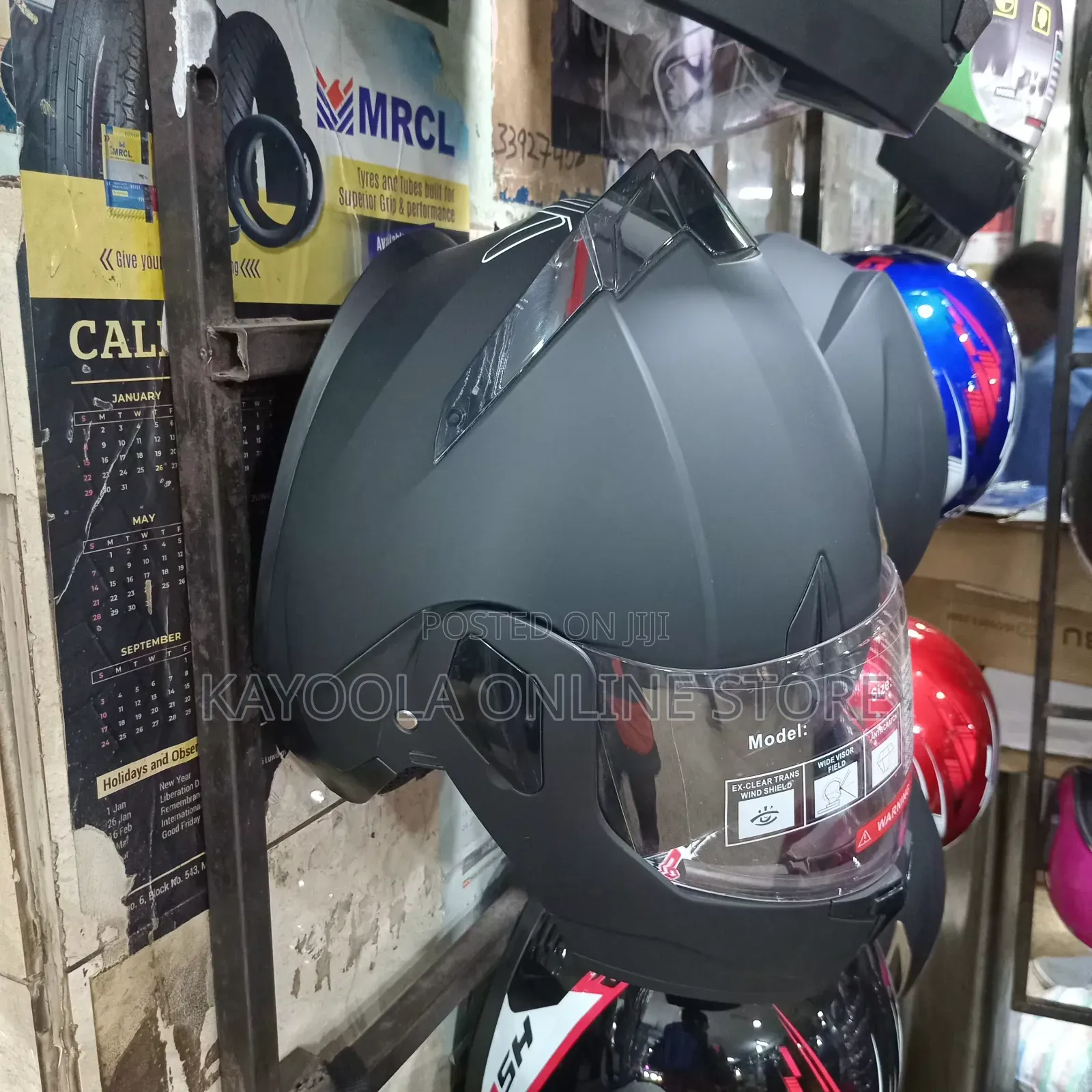 Motorcycle Full Face Covering Flip .