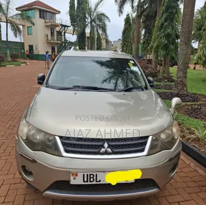Mitsubishi Outlander ES 4x4 2009 Gold
