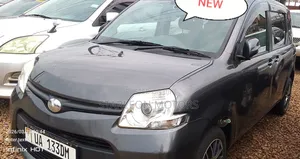 Toyota Sienta 1.5 AWD 2012 Gray