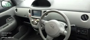Toyota Sienta 1.5 AWD 2012 Gray