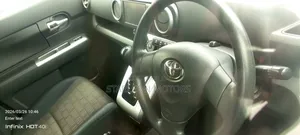 Toyota Corolla Rumion Hatchback 1.5 FWD 2011 Gold