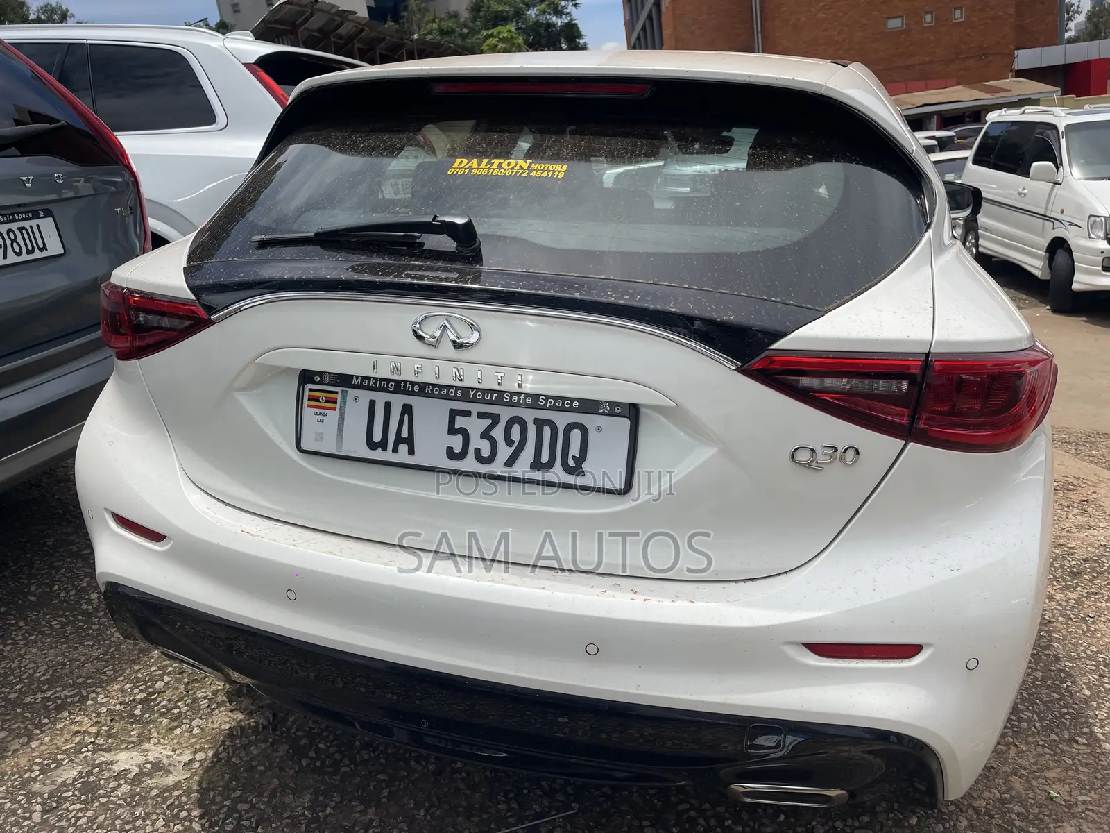 Infiniti Q30 2017 White