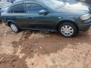 Opel Astra 2005 Green