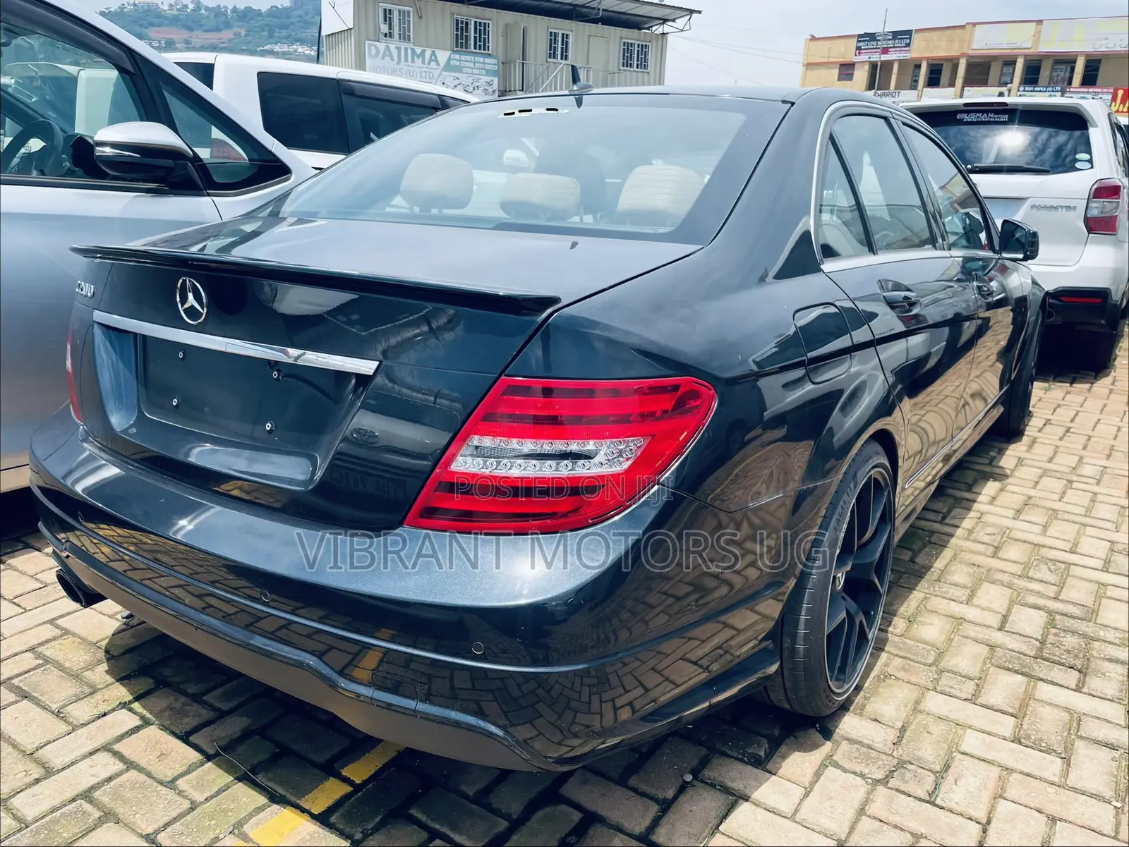 Mercedes-Benz C200 2012 Black