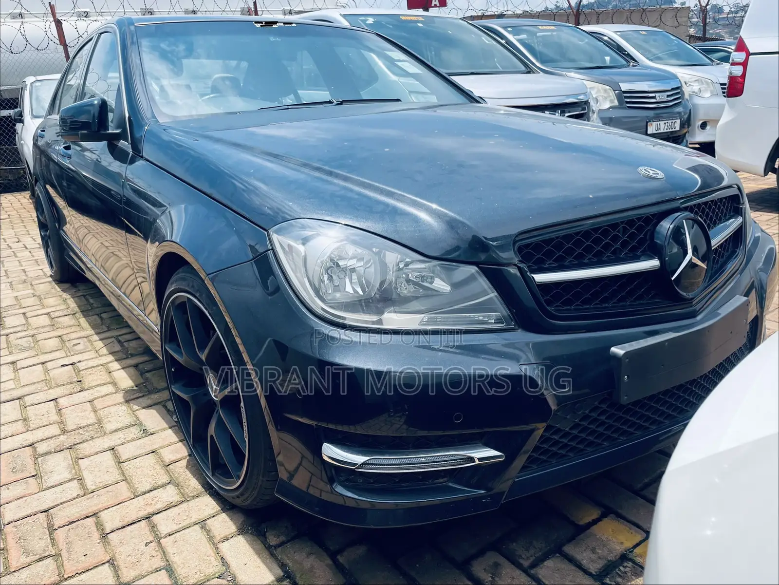 Mercedes-Benz C200 2012 Black