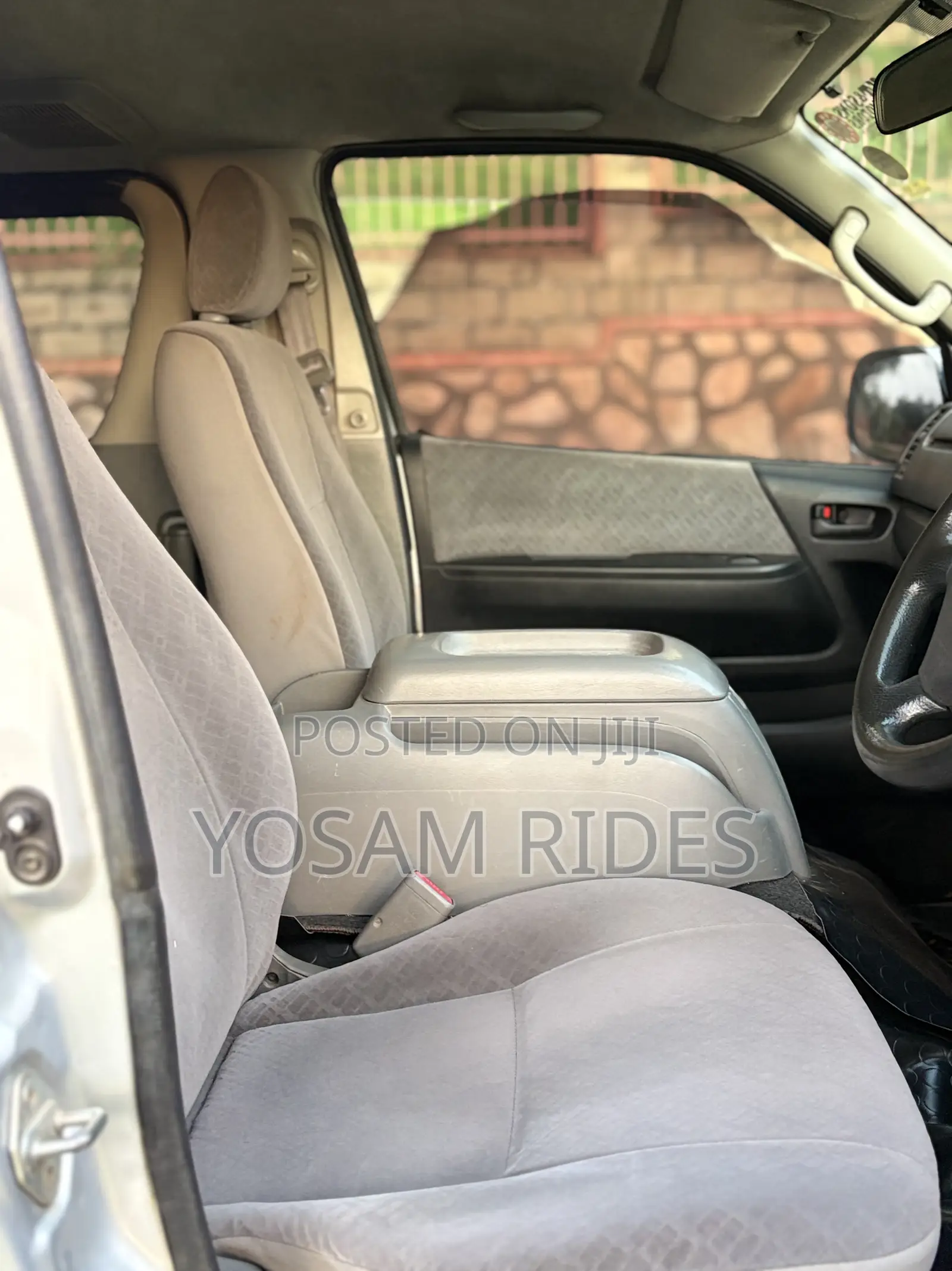 Toyota HiAce 2010 Silver