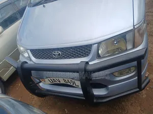 Toyota Regius 2004 Silver