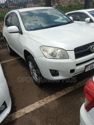 Toyota RAV4 2011 White