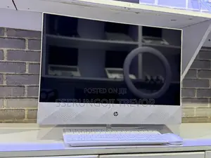 Desktop Computer HP 200 G4 22 All-in-One 8GB AMD Ryzen 5 SSD 512GB