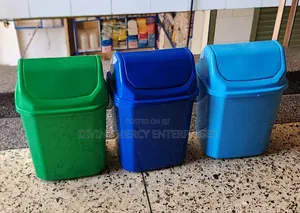 Plastic Swing Lid Dustbins