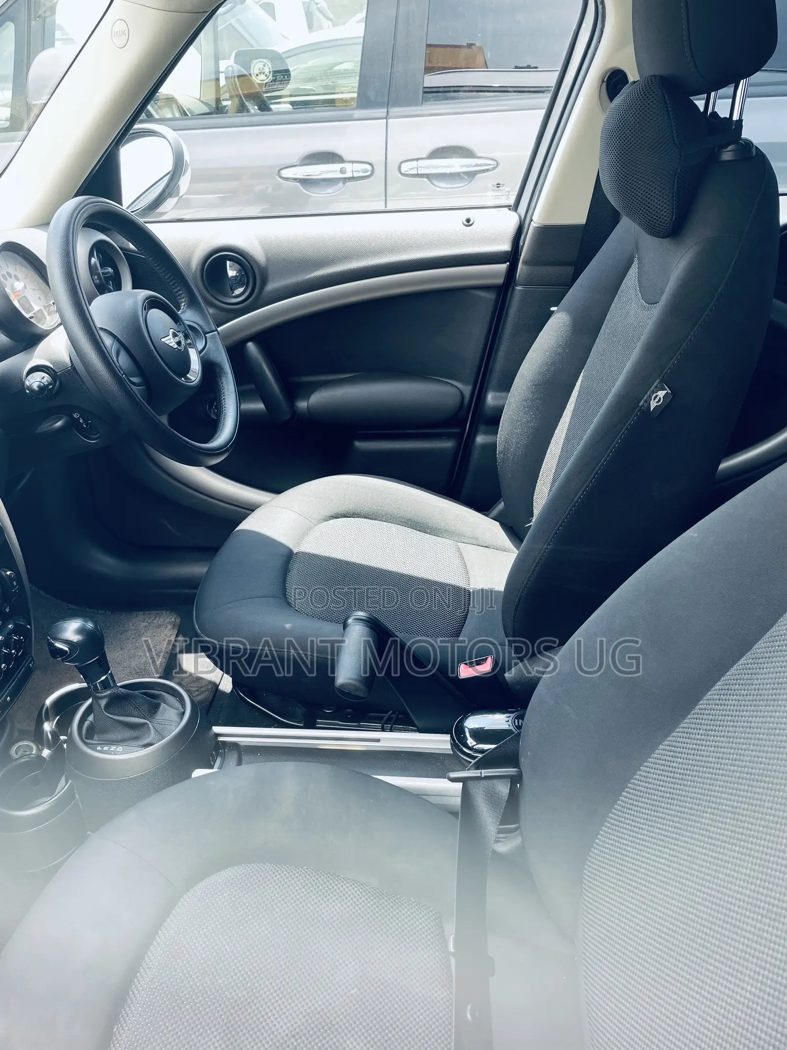 Mini Cooper 2012 White