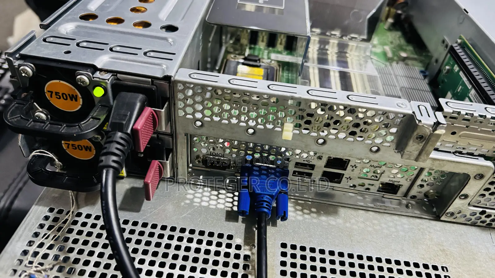 Server HP Easy Connect 24GB Intel Xeon HDD+SSD 3T