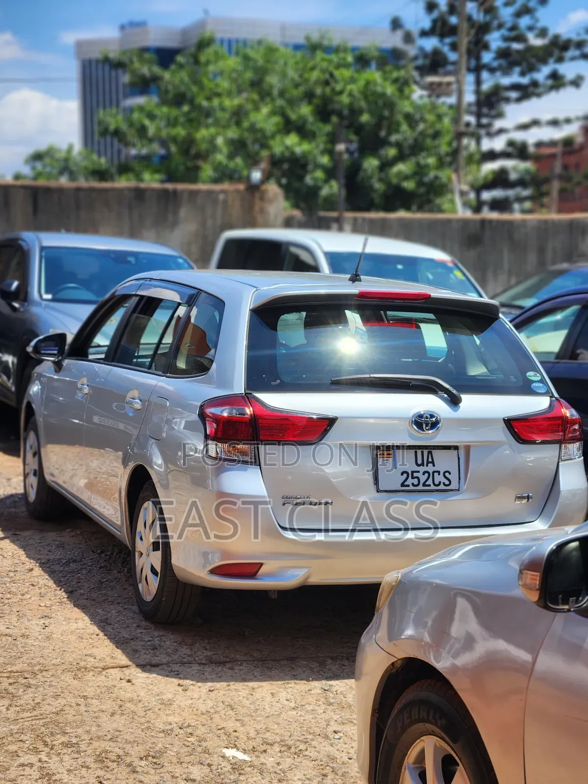 Toyota Corolla Fielder 1.5 Hybrid FWD 2017 Silver