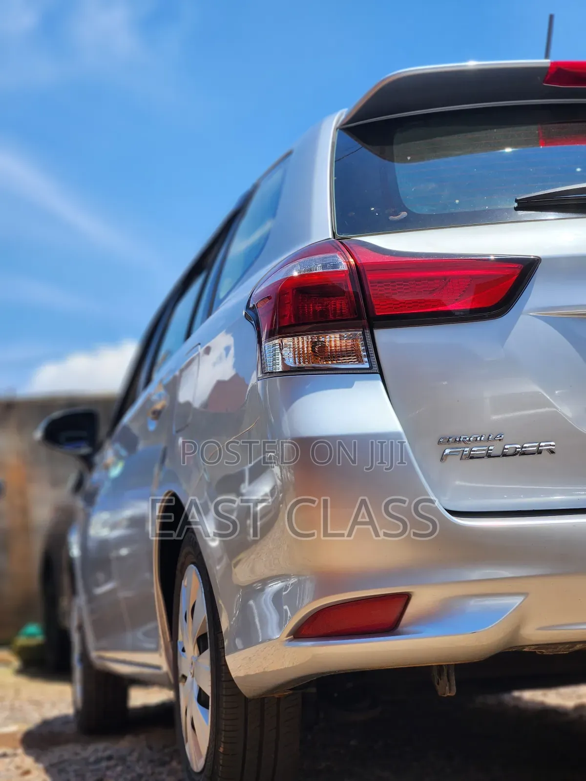 Toyota Corolla Fielder 1.5 Hybrid FWD 2017 Silver