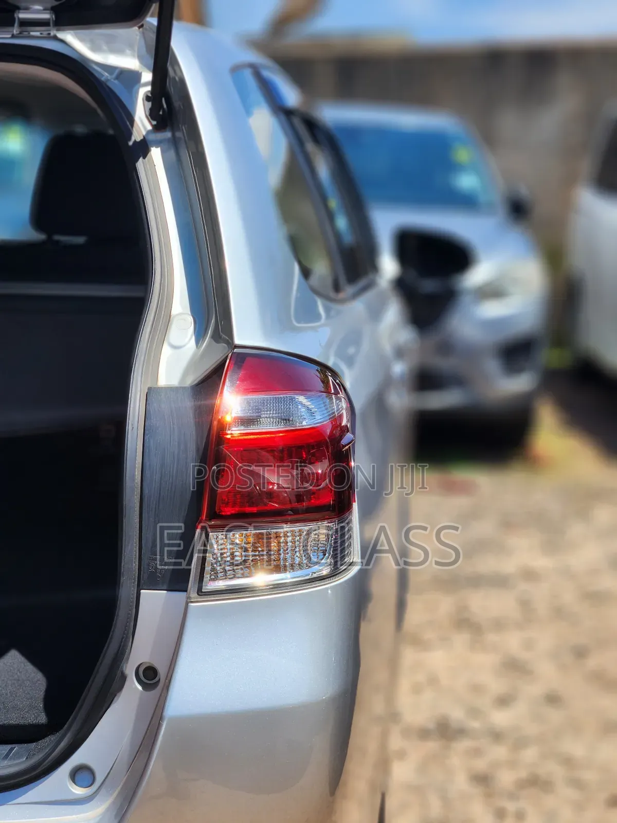 Toyota Corolla Fielder 1.5 Hybrid FWD 2017 Silver