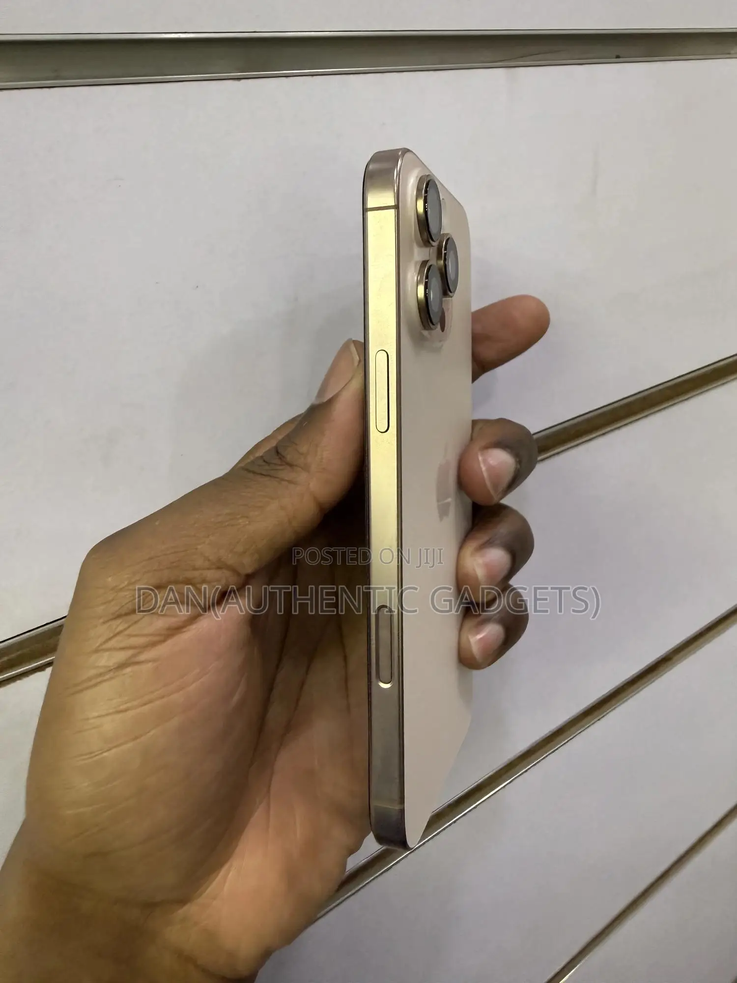 New Apple iPhone 16 Pro Max 512 GB Gold