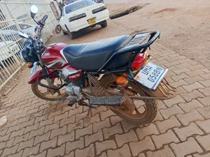 TVS HLX 125 2025 Red