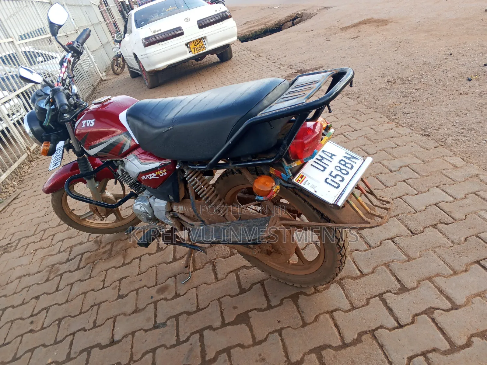 TVS HLX 125 2025 Red