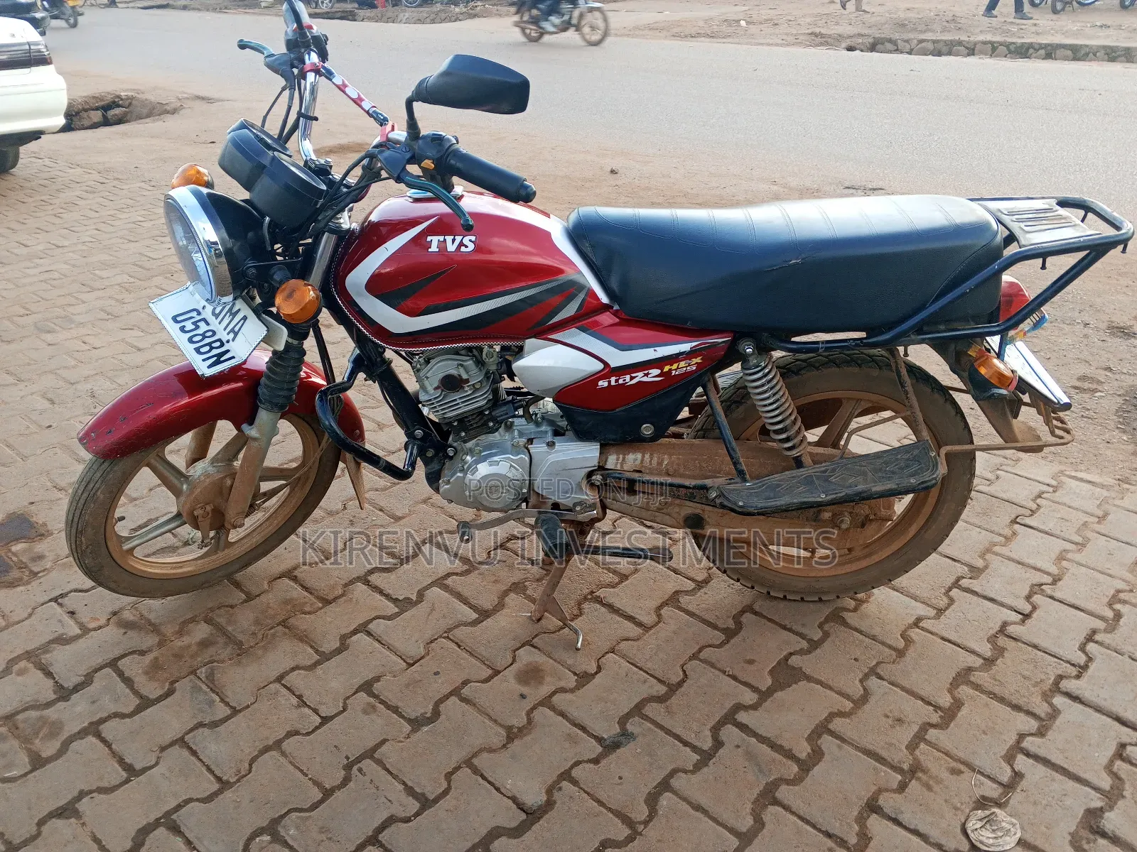 TVS HLX 125 2025 Red