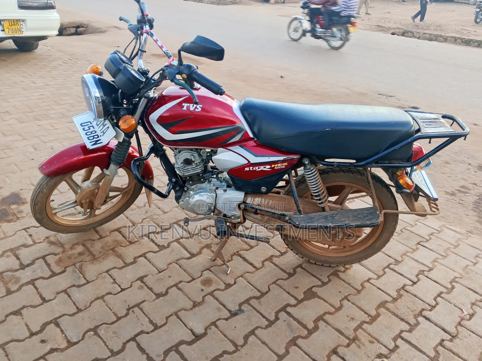 TVS HLX 125 2025 Red