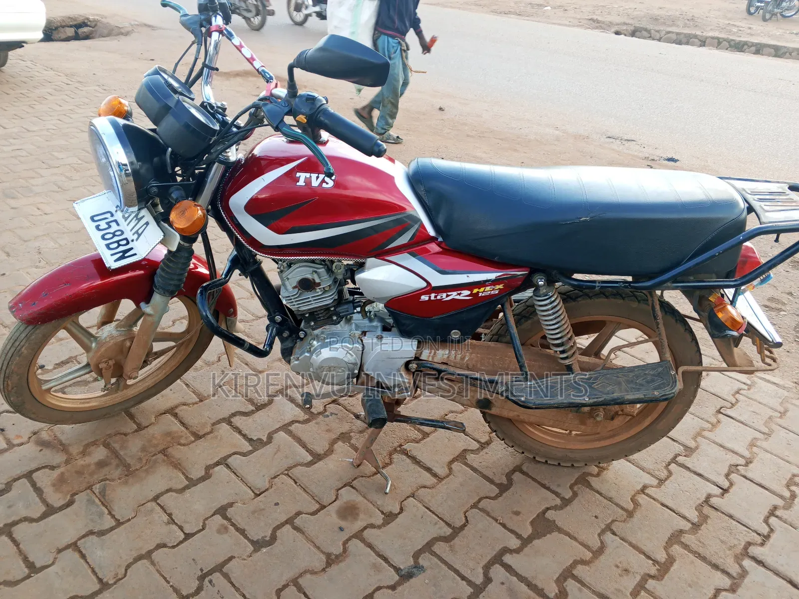 TVS HLX 125 2025 Red