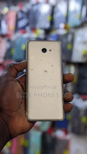 Kyocera Basio 4 32 GB Gold