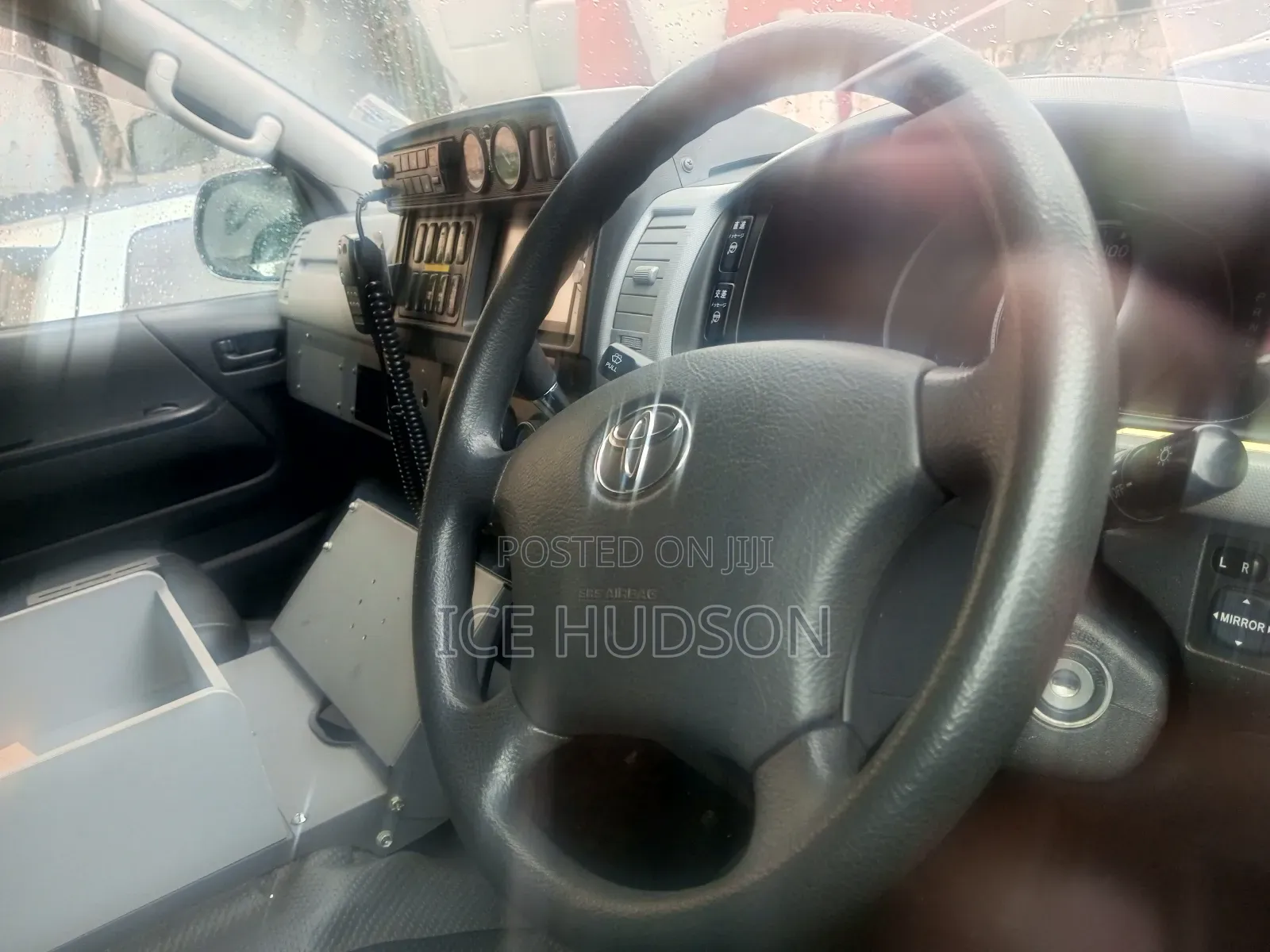 Toyota HiAce 2016 White