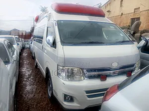 Toyota HiAce 2016 White